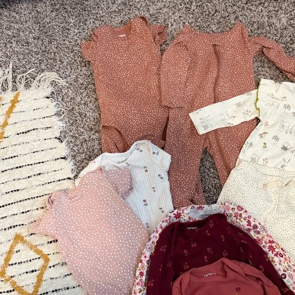 Carter’s 3-6month Babygirl Bundle - Picture 4 of 4